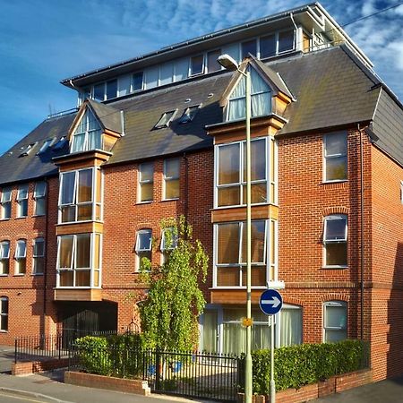 2 Bed 2 Bath At Pelican Hse In Newbury - Free Secure, Allocated Parking Exteriör bild
