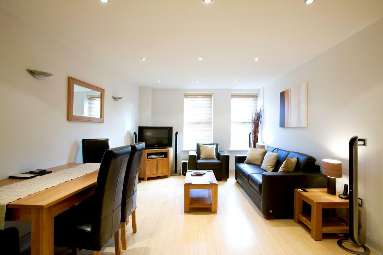 2 Bed 2 Bath At Pelican Hse In Newbury - Free Secure, Allocated Parking Exteriör bild